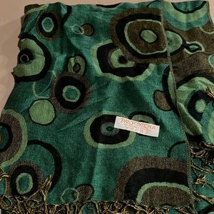 Green pattern pashmina silk scarf with tassels